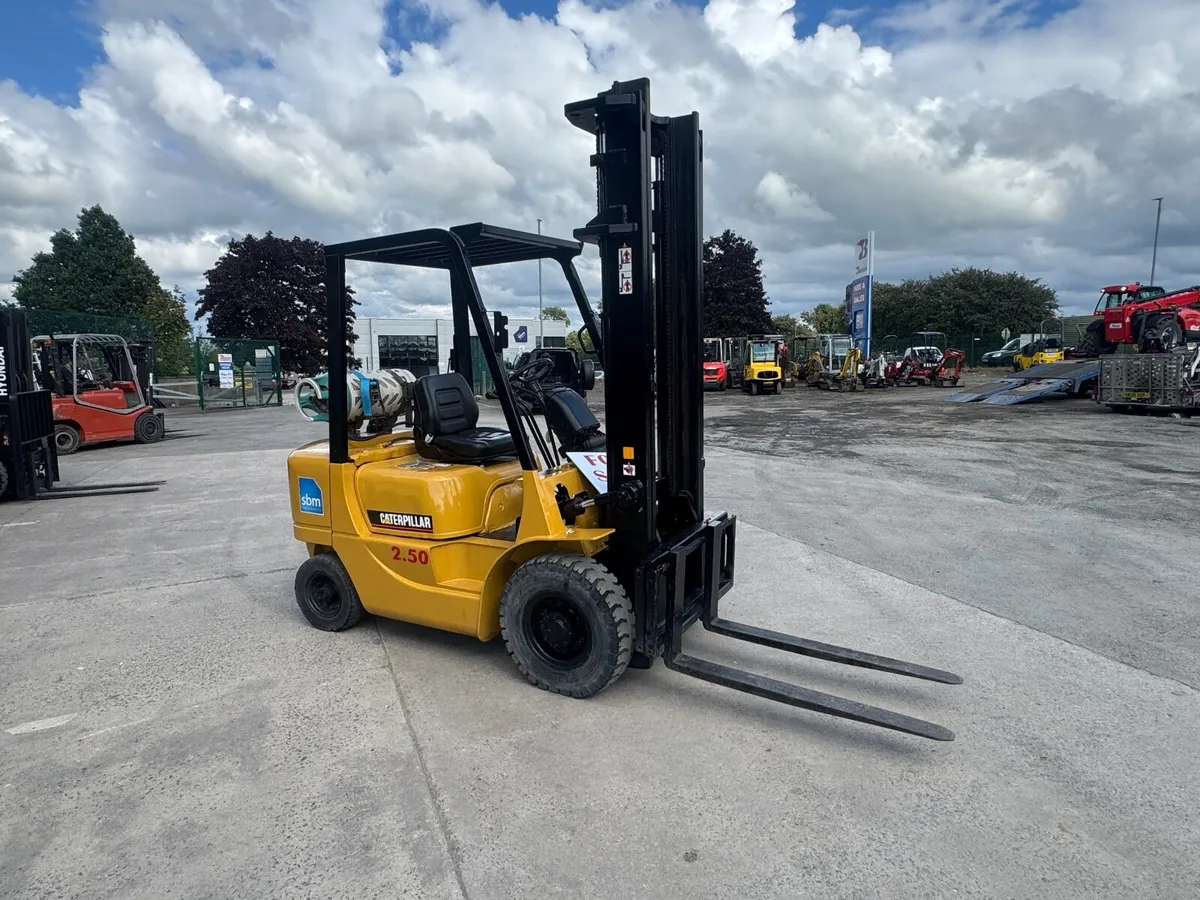 Caterpillar forklift gas - Image 1