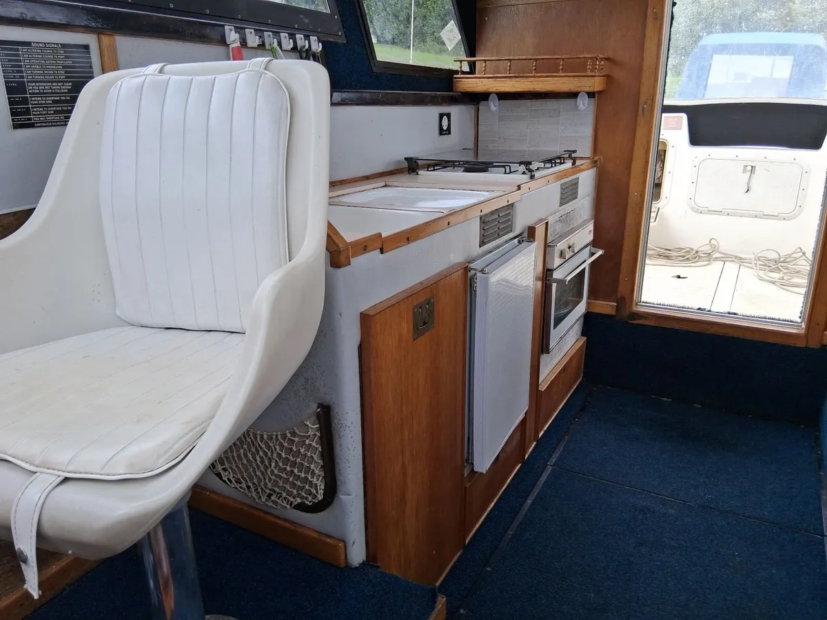 Colvic Sunquest 29 Aft Deck cabin cruiser - Image 4