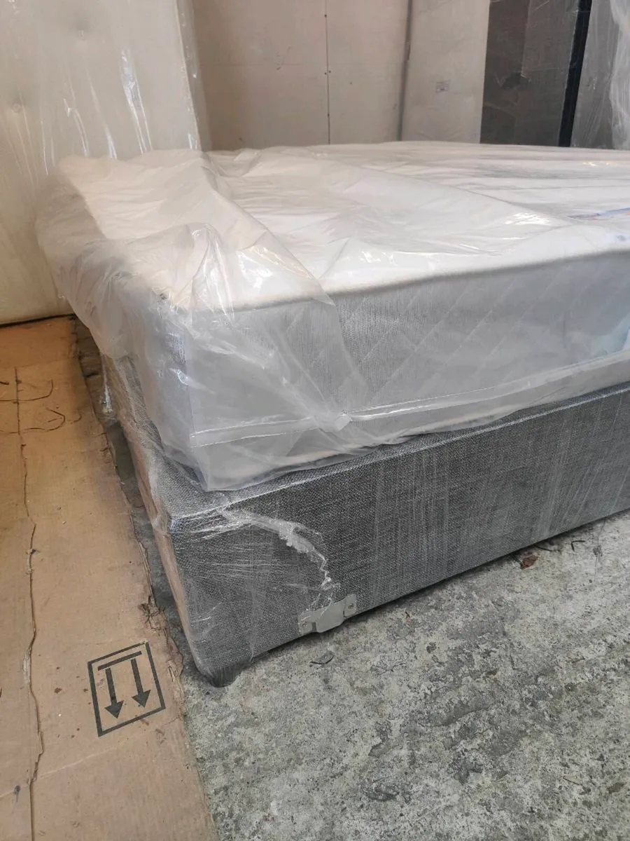 Double divan bed - Image 2