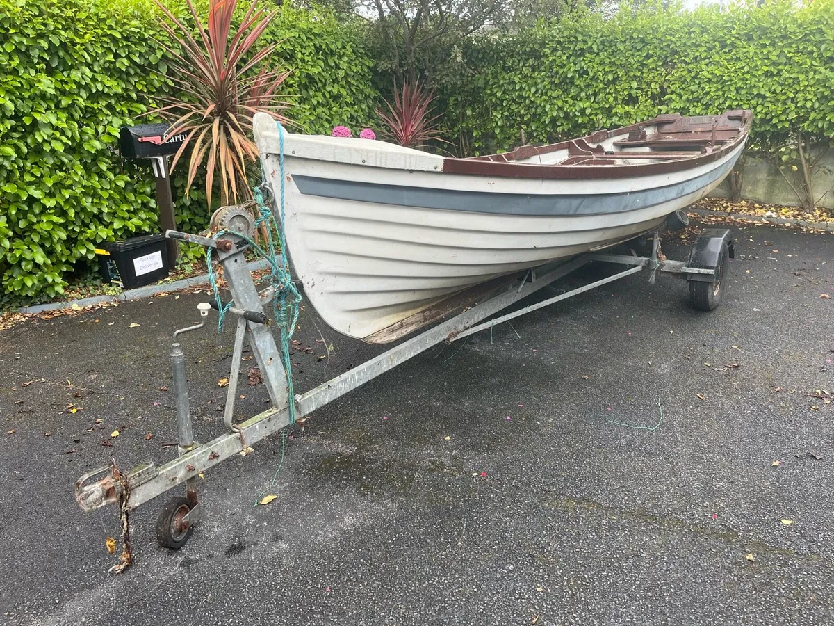 19ft Lake Boat - Image 2