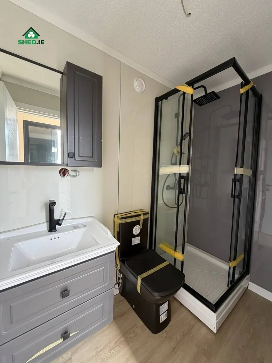 Garden Studio with Ensuite Bathroom - 2400×6740 - Image 4