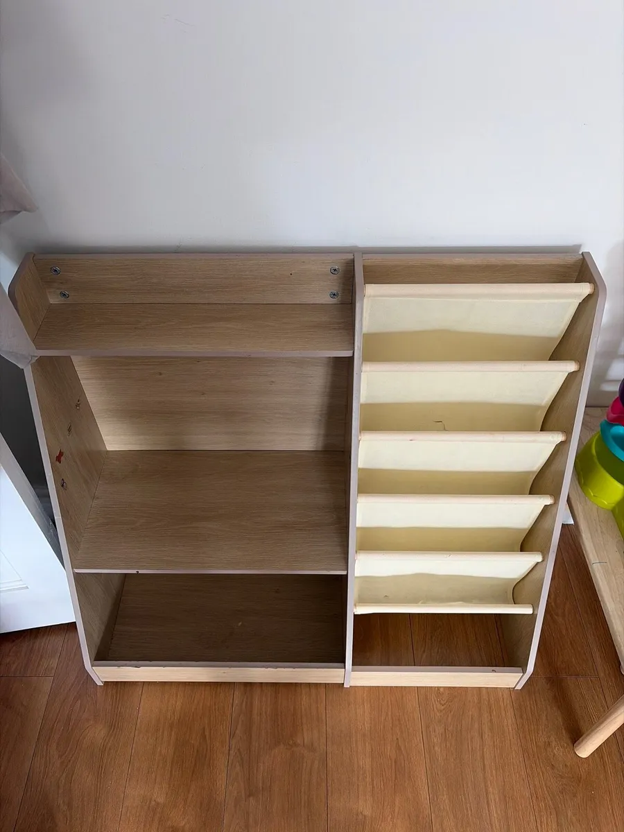 Montessori books and toys storage - Image 2