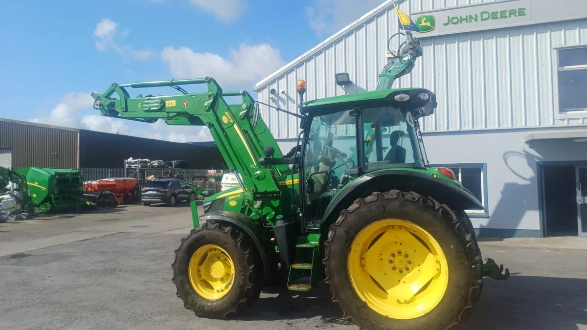 2018 John Deere 5090R - Image 2