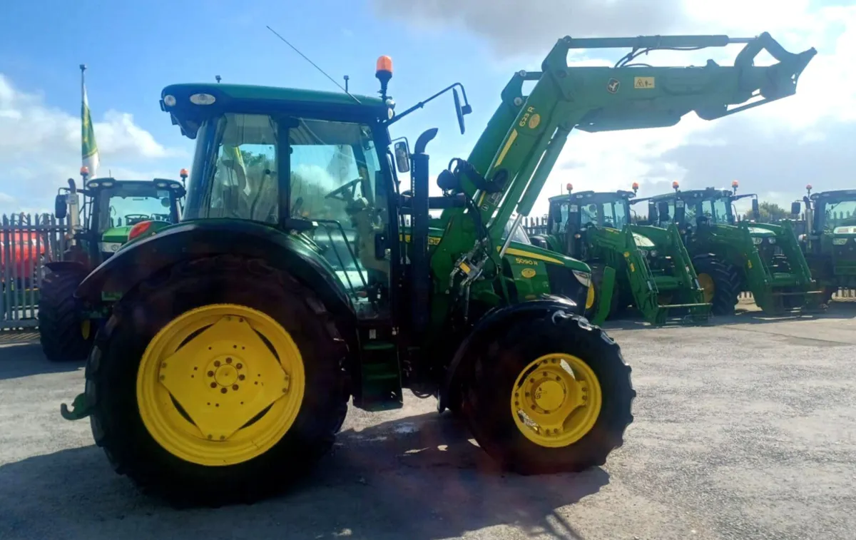 2018 John Deere 5090R - Image 3