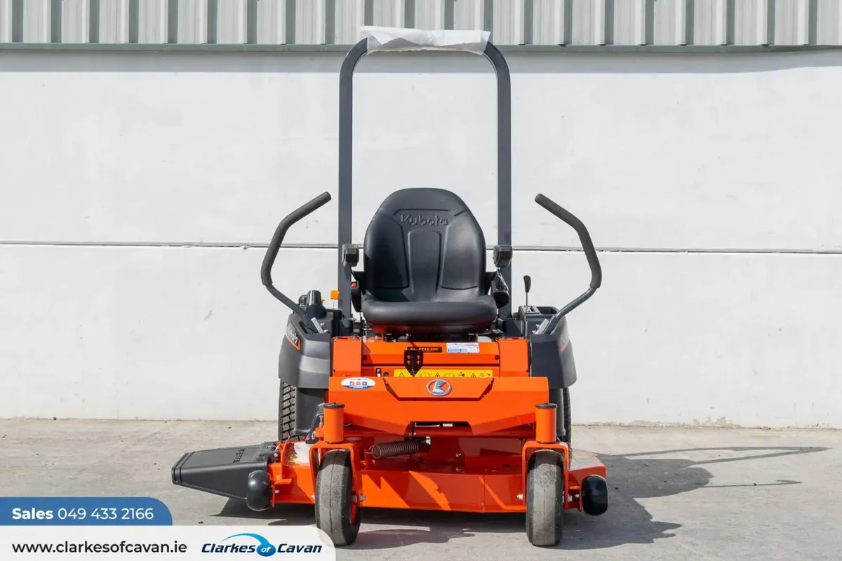 Kubota Z1-421 Zero Turn Lawnmower - Image 2
