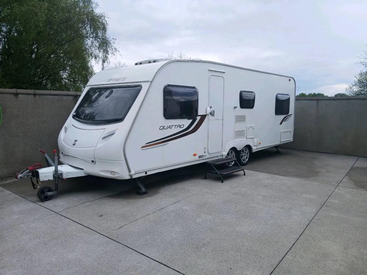 6 berth swift sprite fixed bed - Image 1