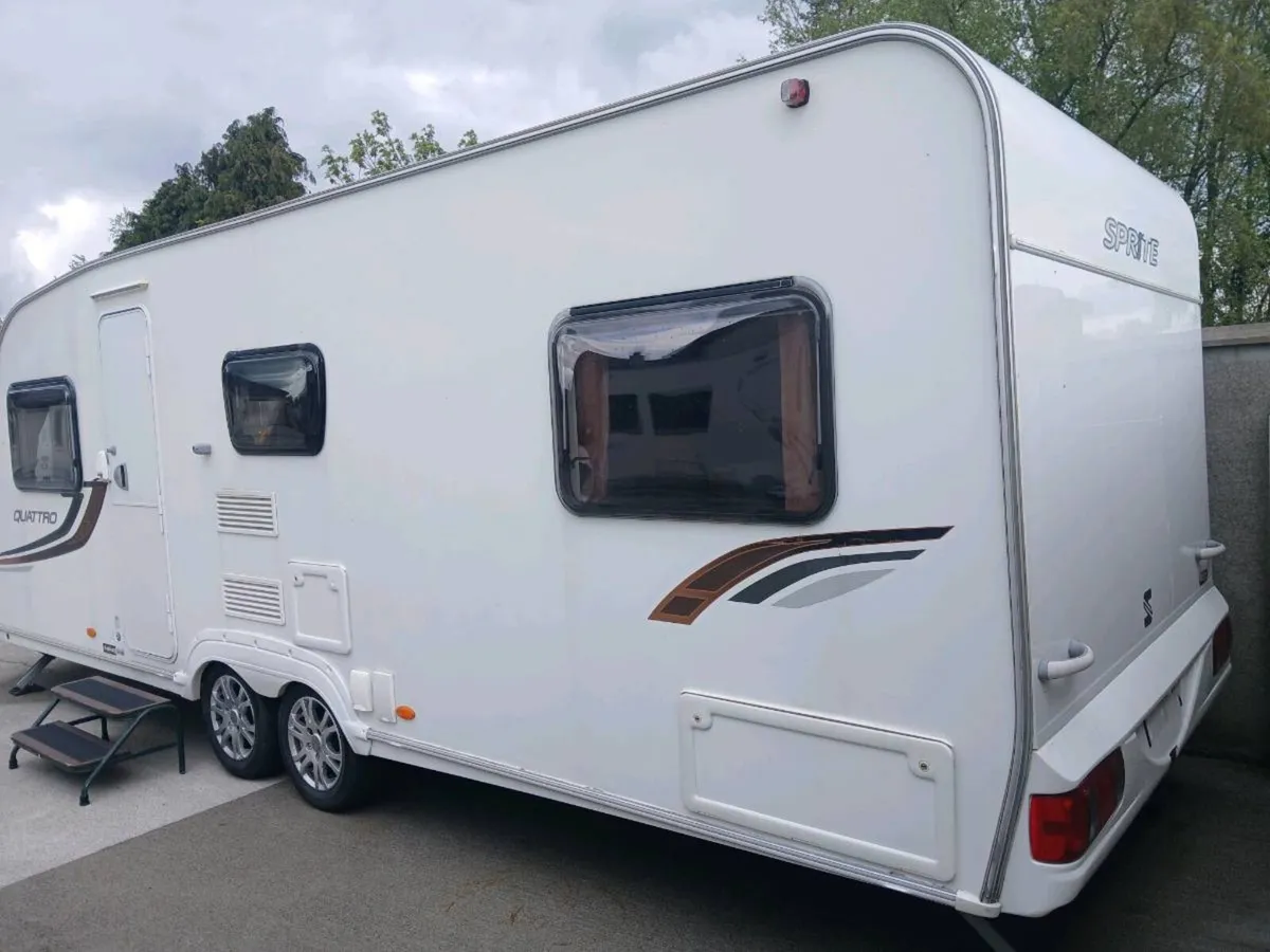 6 berth swift sprite fixed bed - Image 3