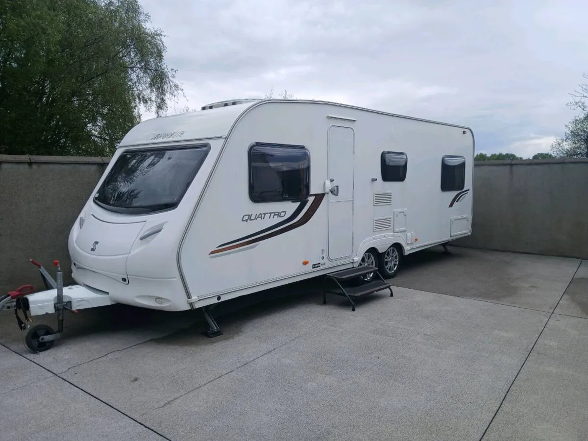 6 berth swift sprite fixed bed - Image 4