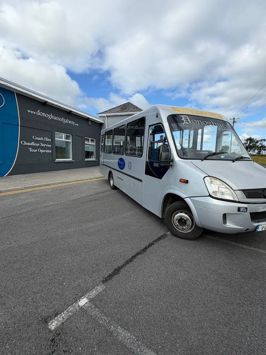 2011 iveco daily 33 seater - Image 2