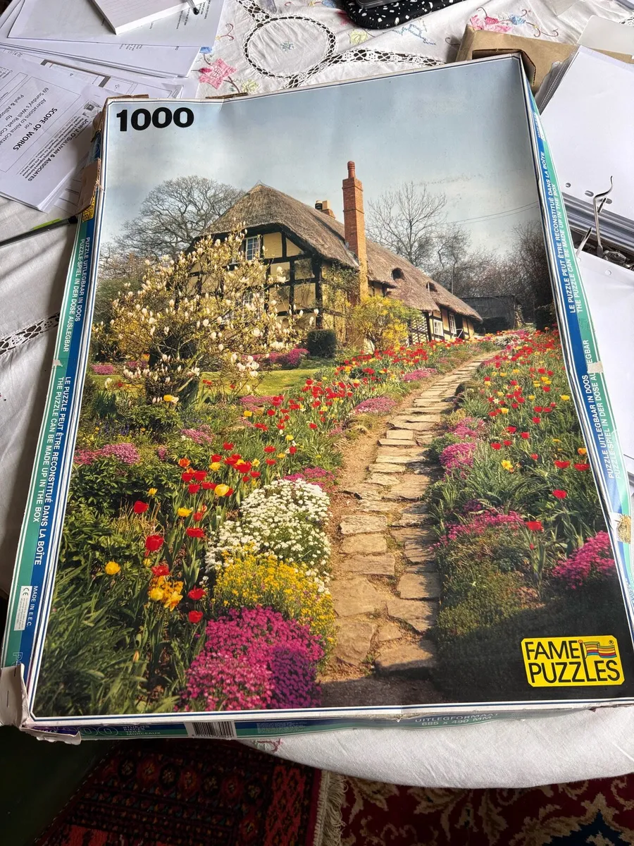 Large 1000 piece jigsaw - Image 1