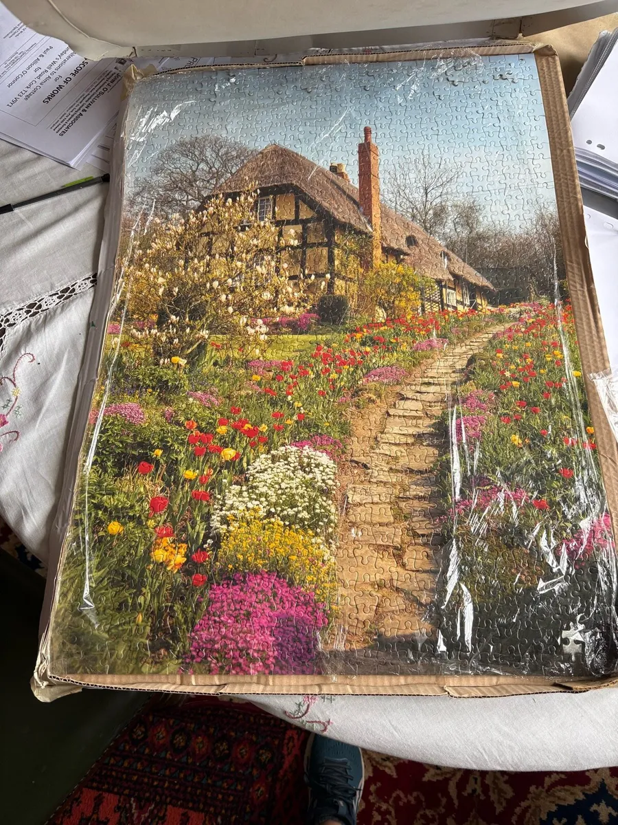 Large 1000 piece jigsaw - Image 2