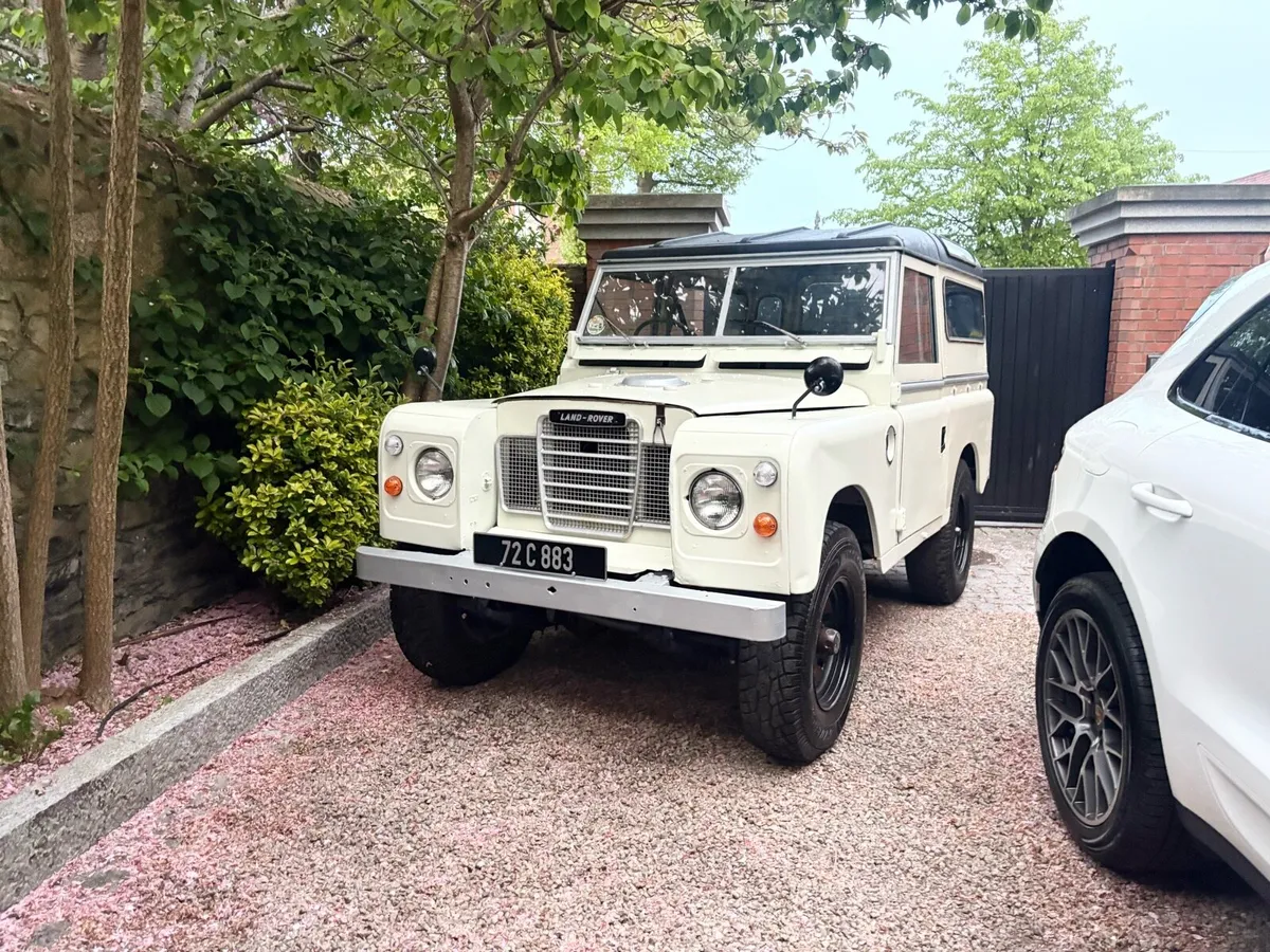 Landrover series 3 petrol 1972 razor hood - Image 1