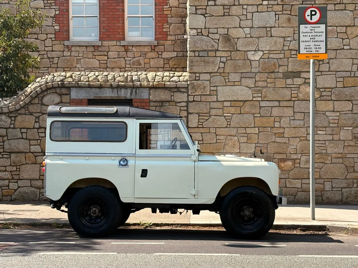 Landrover series 3 petrol 1972 razor hood - Image 3