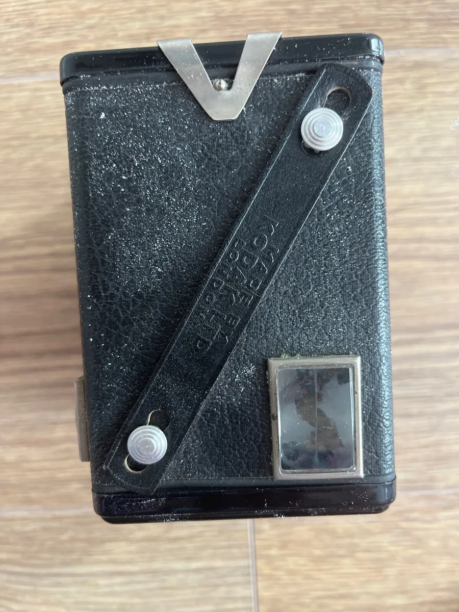 Brownie six-20 Camera Model C - Image 2