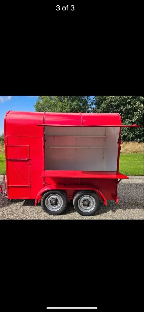 Trailer - Image 1
