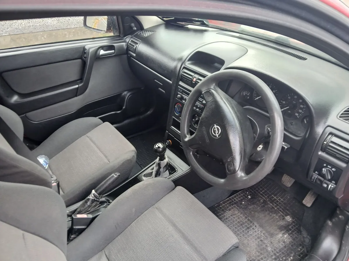 Opel Astra 2004 - Image 3