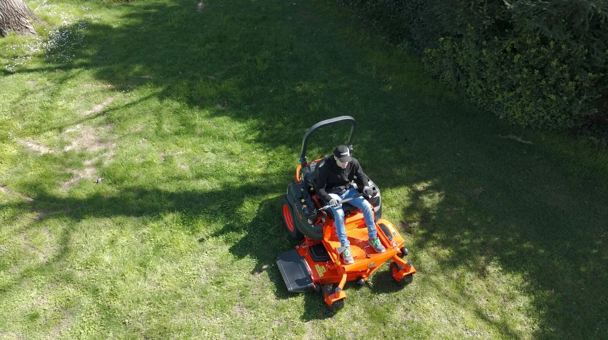 Kubota Z4-541 Zero Turn Lawnmower - Image 3