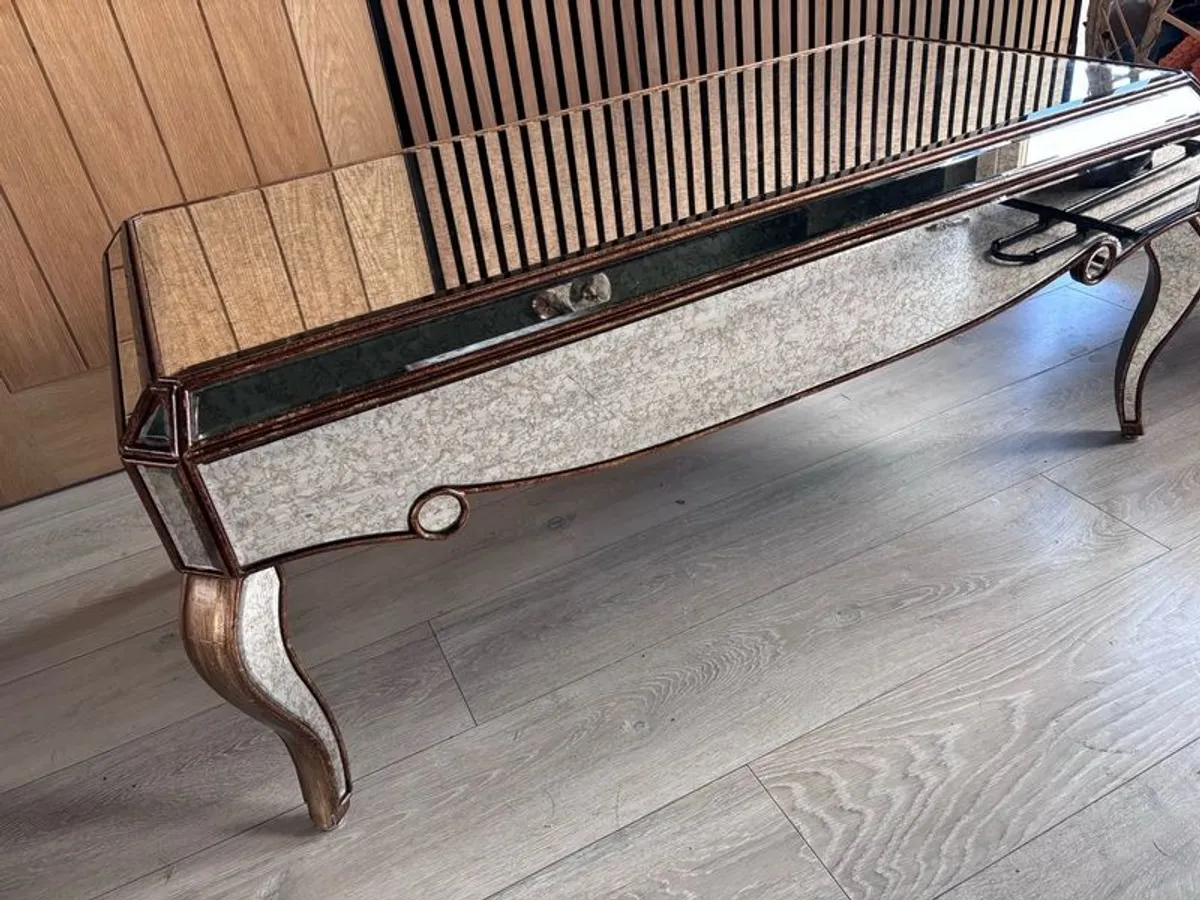 Mirrored coffee table - Image 1