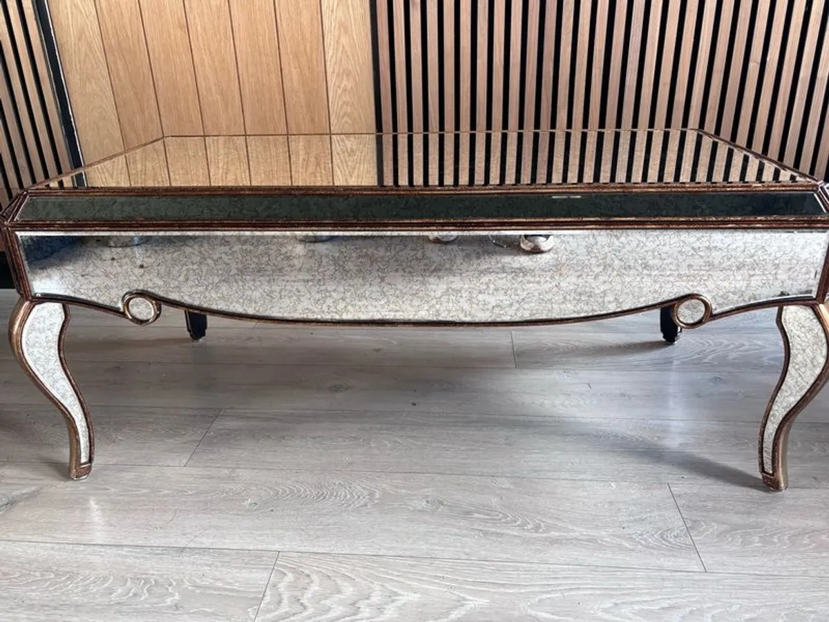 Mirrored coffee table - Image 2