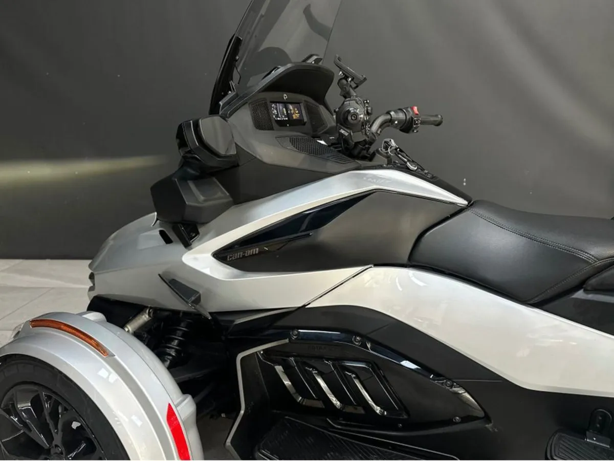 RT SPYDER 1330 TRICYCLE - Image 4