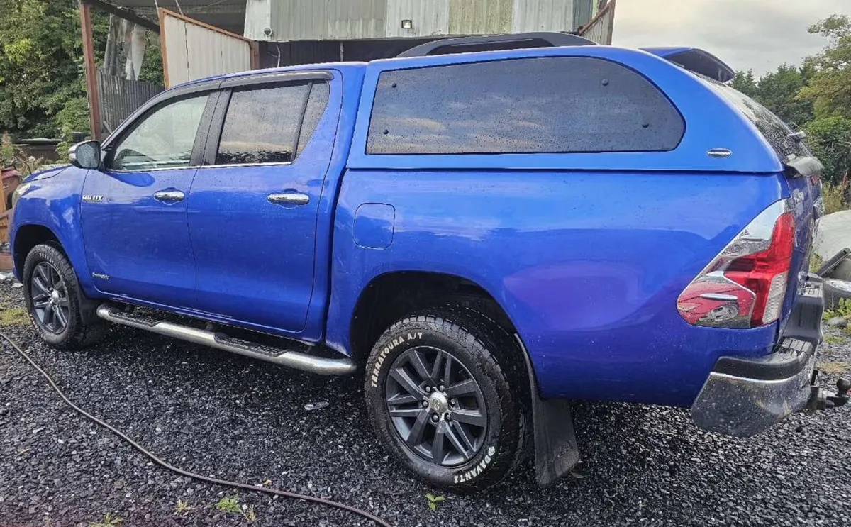 Toyota Hilux 2017 - Image 3