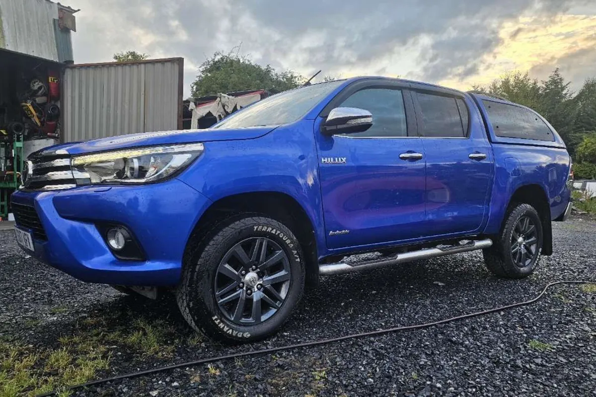 Toyota Hilux 2017 - Image 1