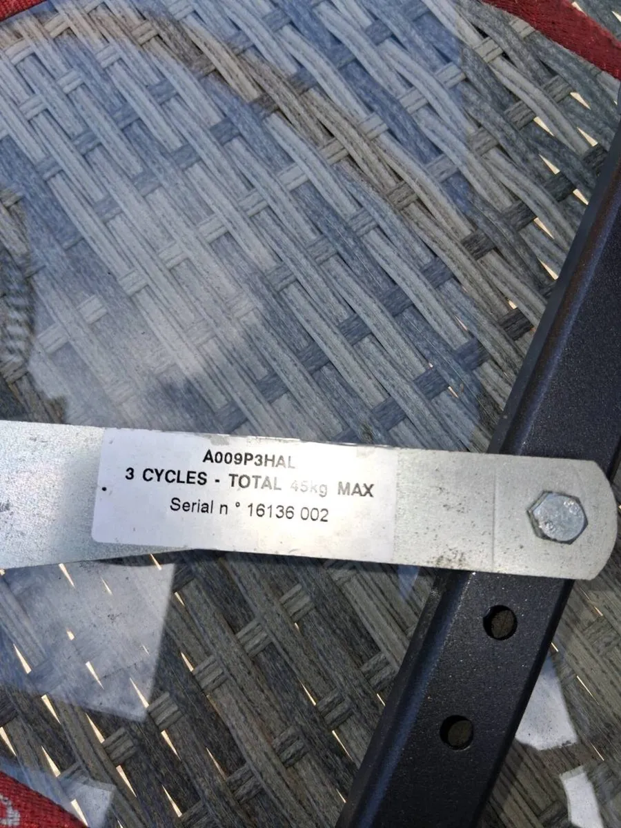 Bike carrier for tow bar - Image 3