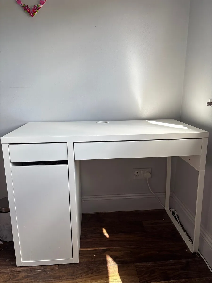 IKEA desk - Image 1
