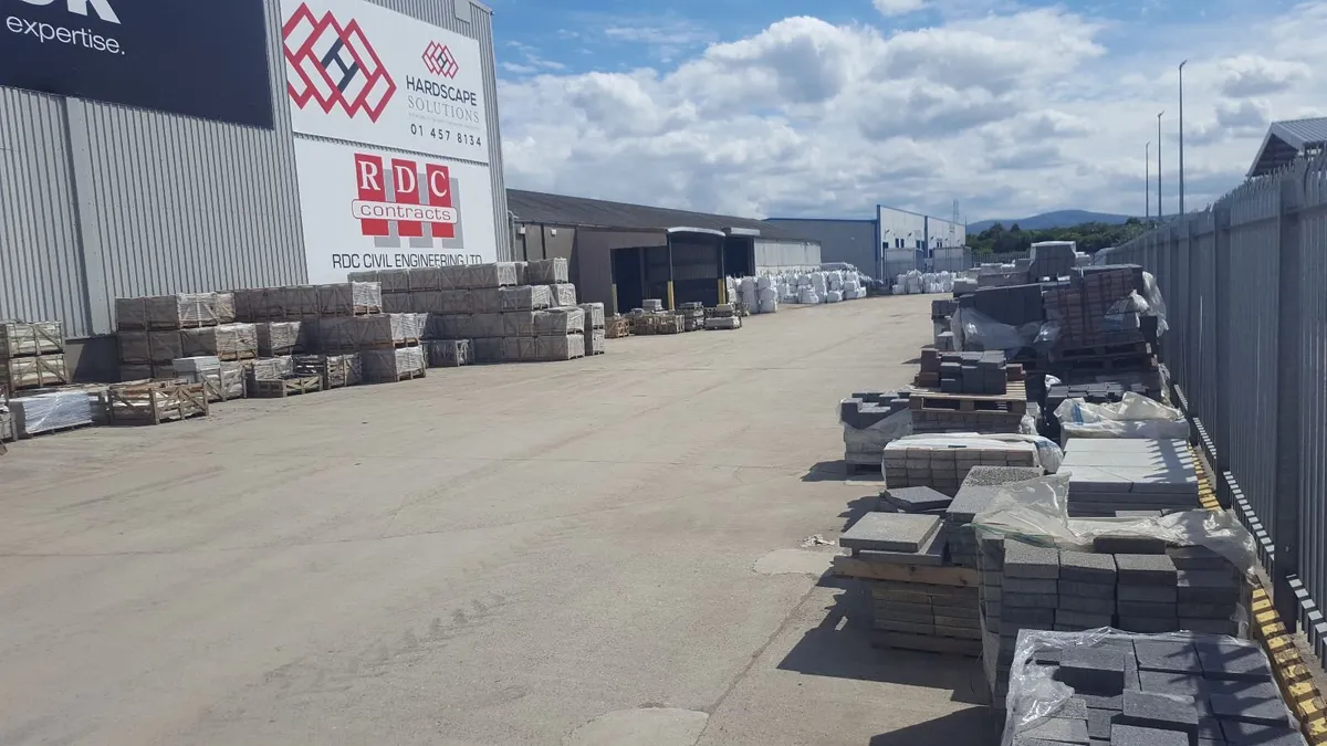 Sawn Silver Granite Setts 100x100x50mm - Image 3