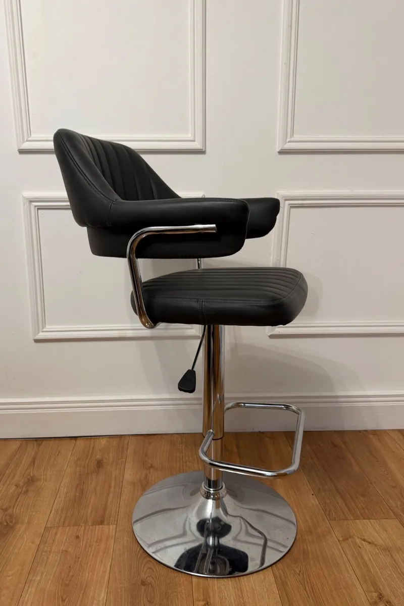 Height-Adjustable Chair - Image 2