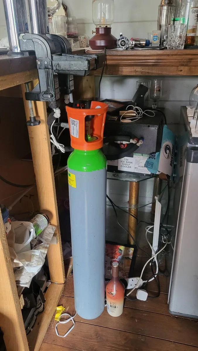 Home bar - Image 2