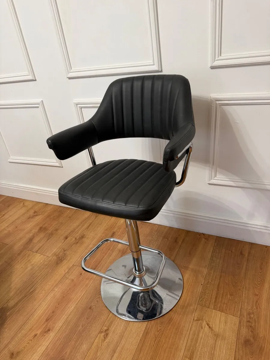 Height-Adjustable Chair - Image 3
