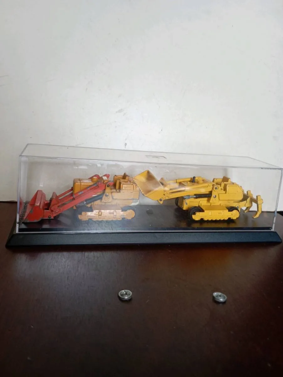 VINTAGE {1970 } MATCHBOX DIE-CAST MODLES - Image 1