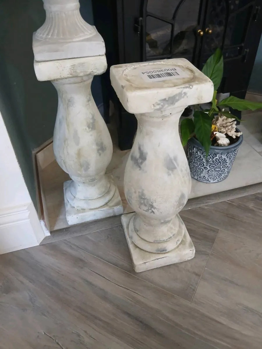 2 stone colums - Image 3