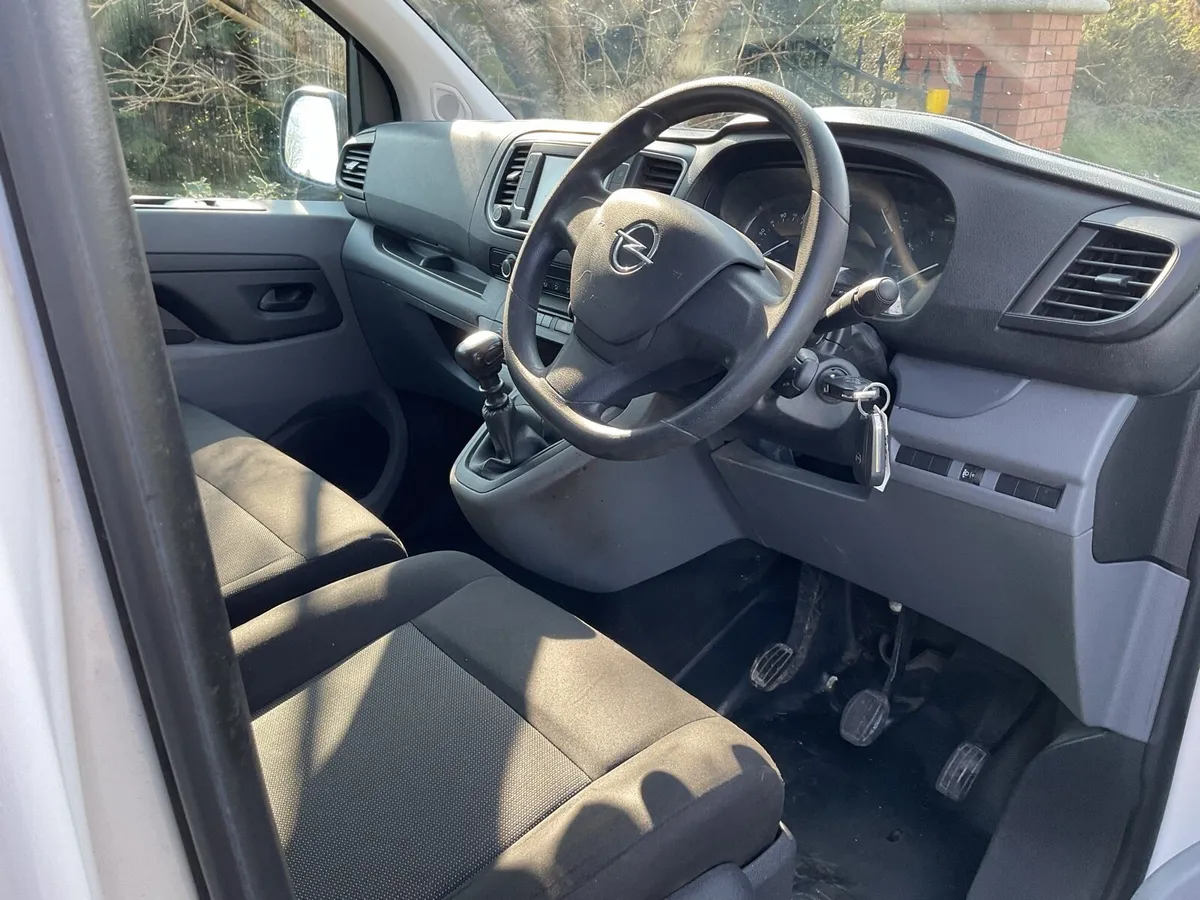221 Opel vivaro van - Image 4