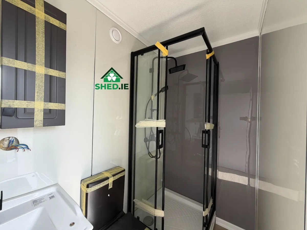 Garden Studio with Ensuite Bathroom - 2200×6500 - Image 4