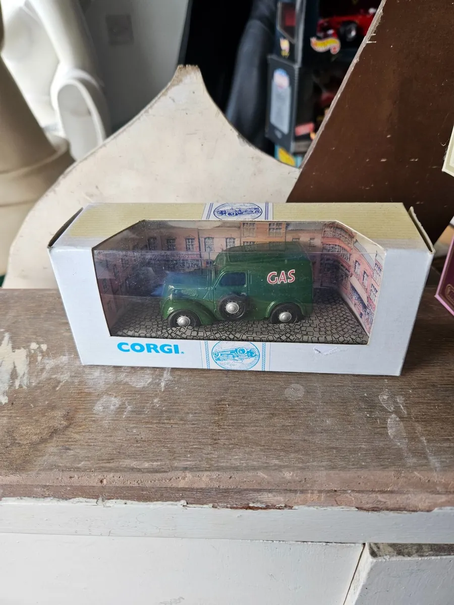 Corgi Gas Van - Image 1