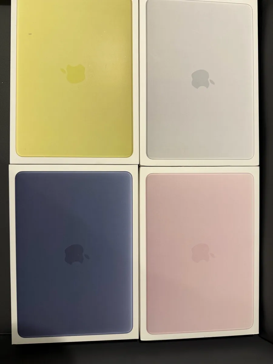Macbook Neo 8/256GB Sealed 1 year Warranty RECEIPT