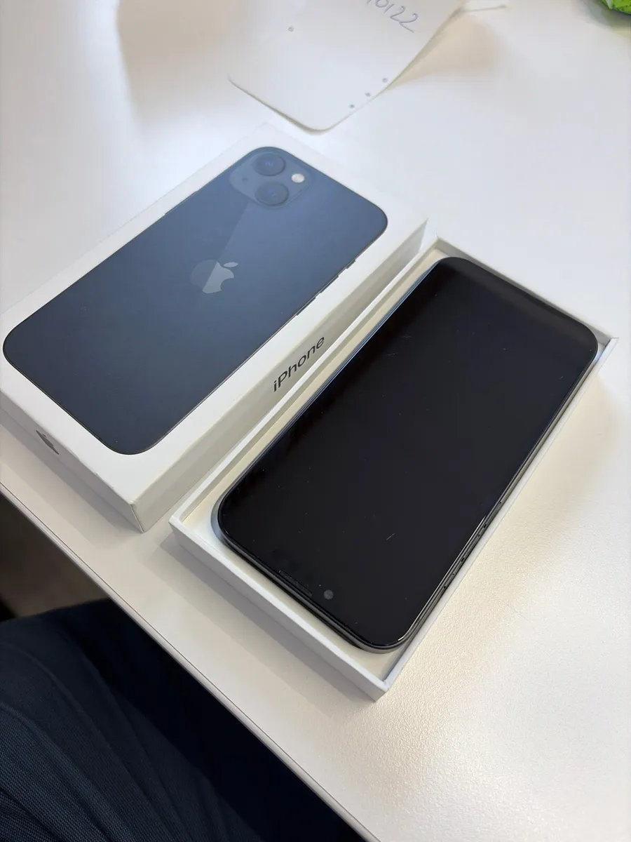 iPhone 13 - Image 1