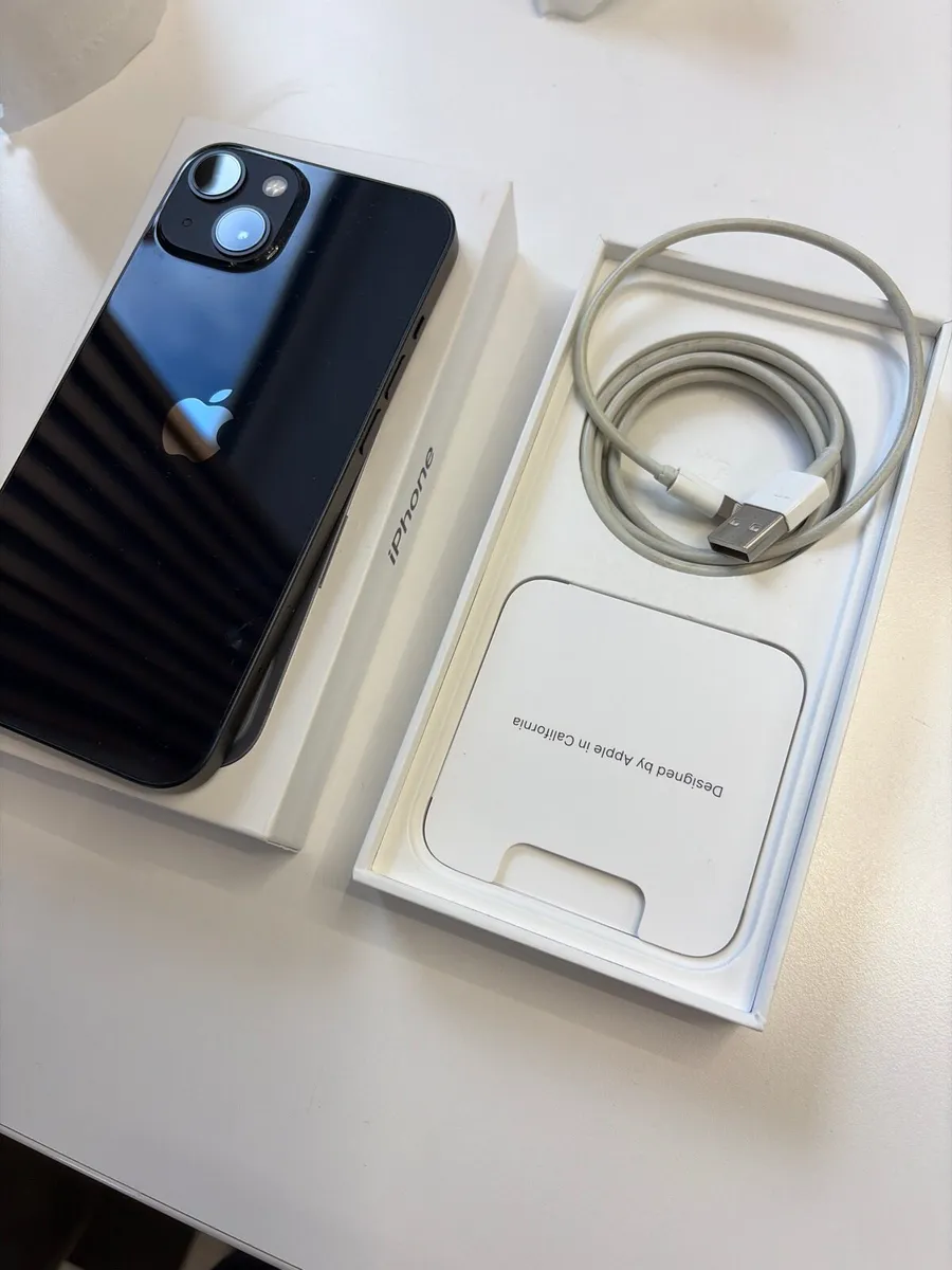 iPhone 13 - Image 2