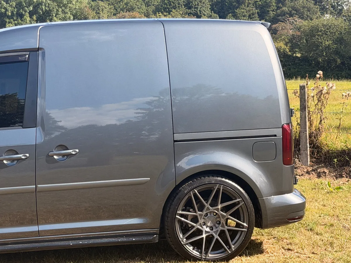 Volkswagen Caddy R line 2019 - Image 4