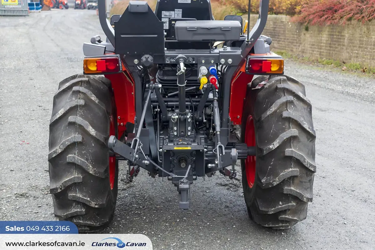 Kubota LX-351 ROPS Agri - Image 4