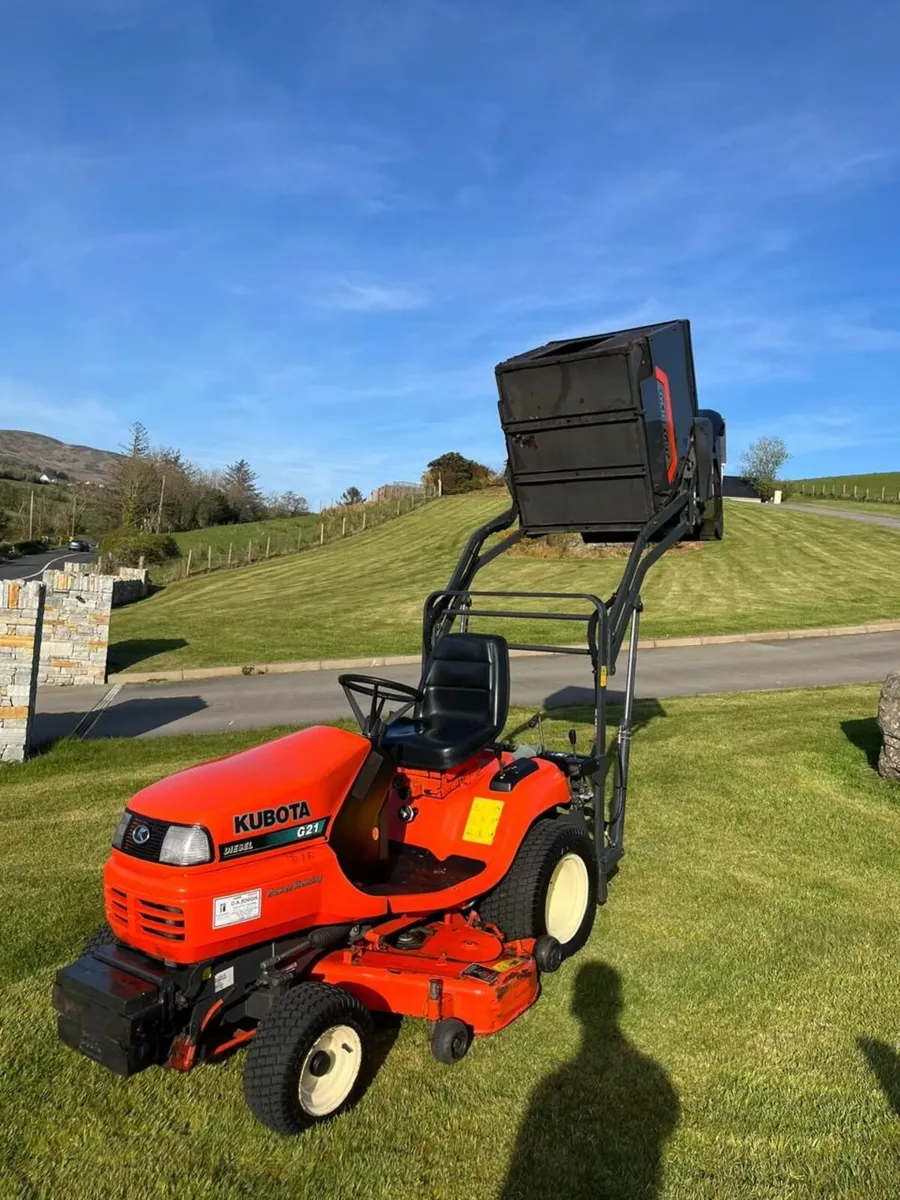 Kubota G21 Diesel Ride-on Lawnmower (Only 361 Hrs) - Image 1