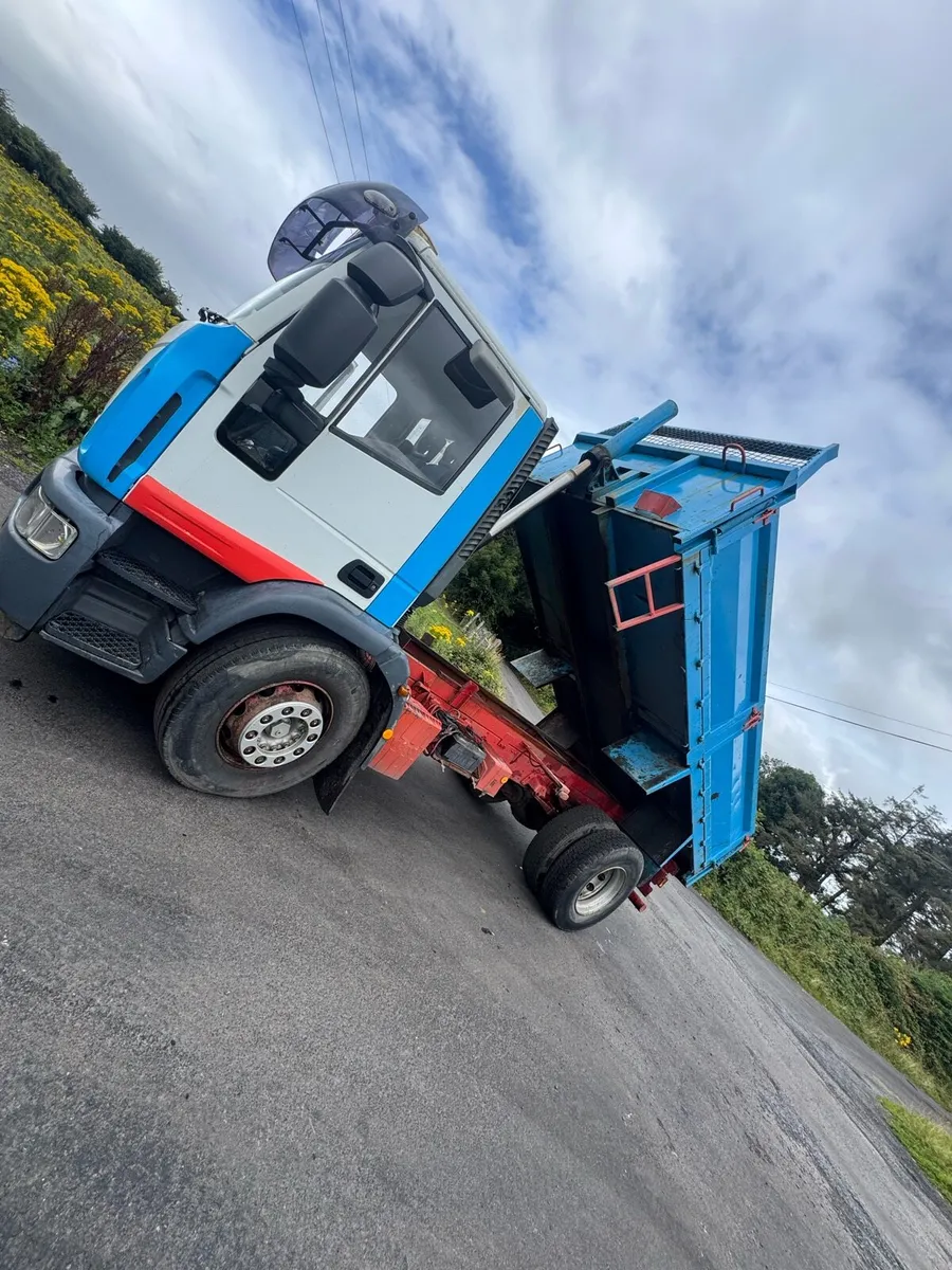 Iveco tipper - Image 2