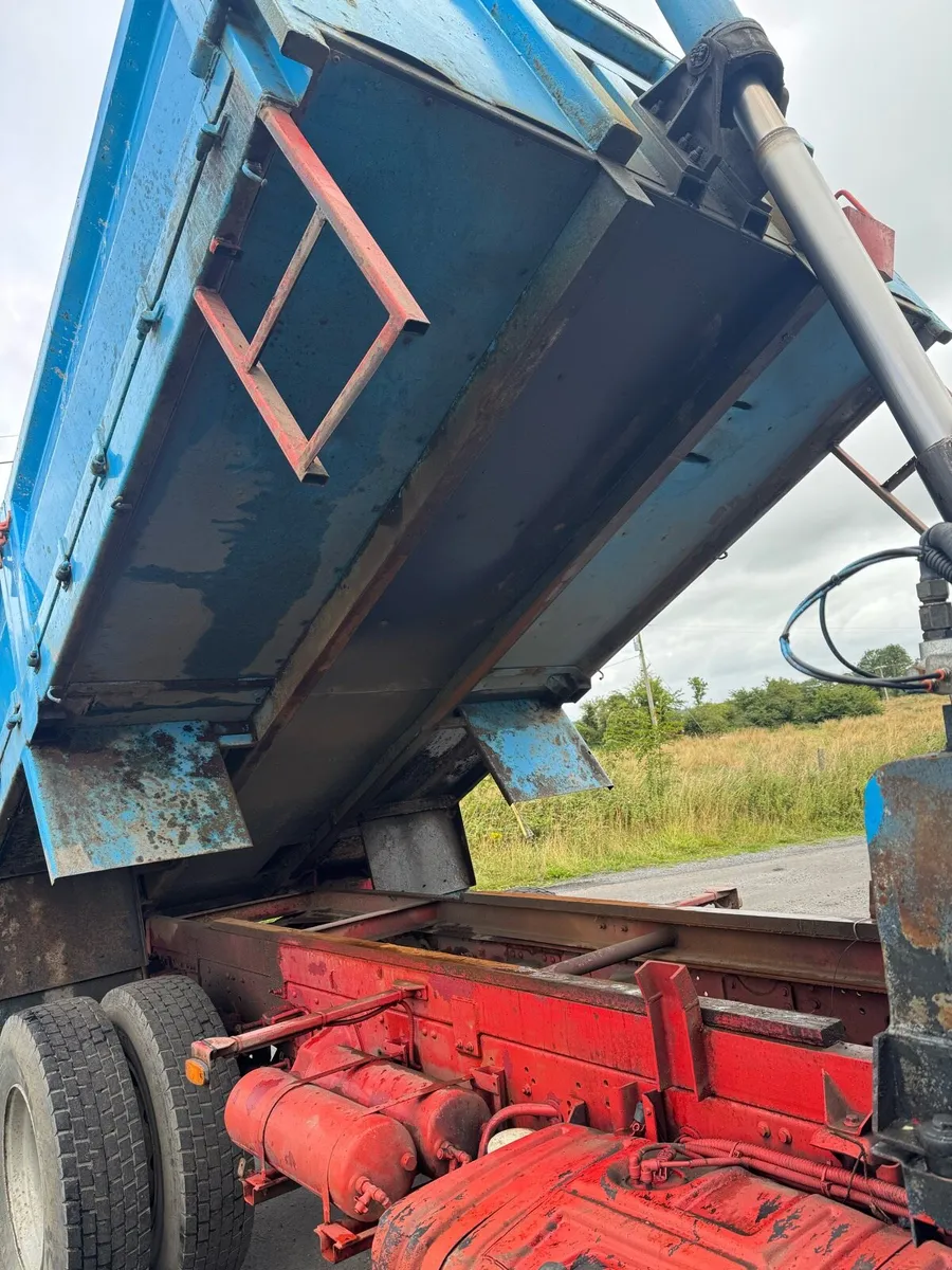 Iveco tipper - Image 4