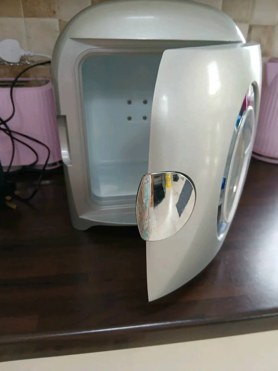 MINNI FRIDGE ELECTRIC - Image 3