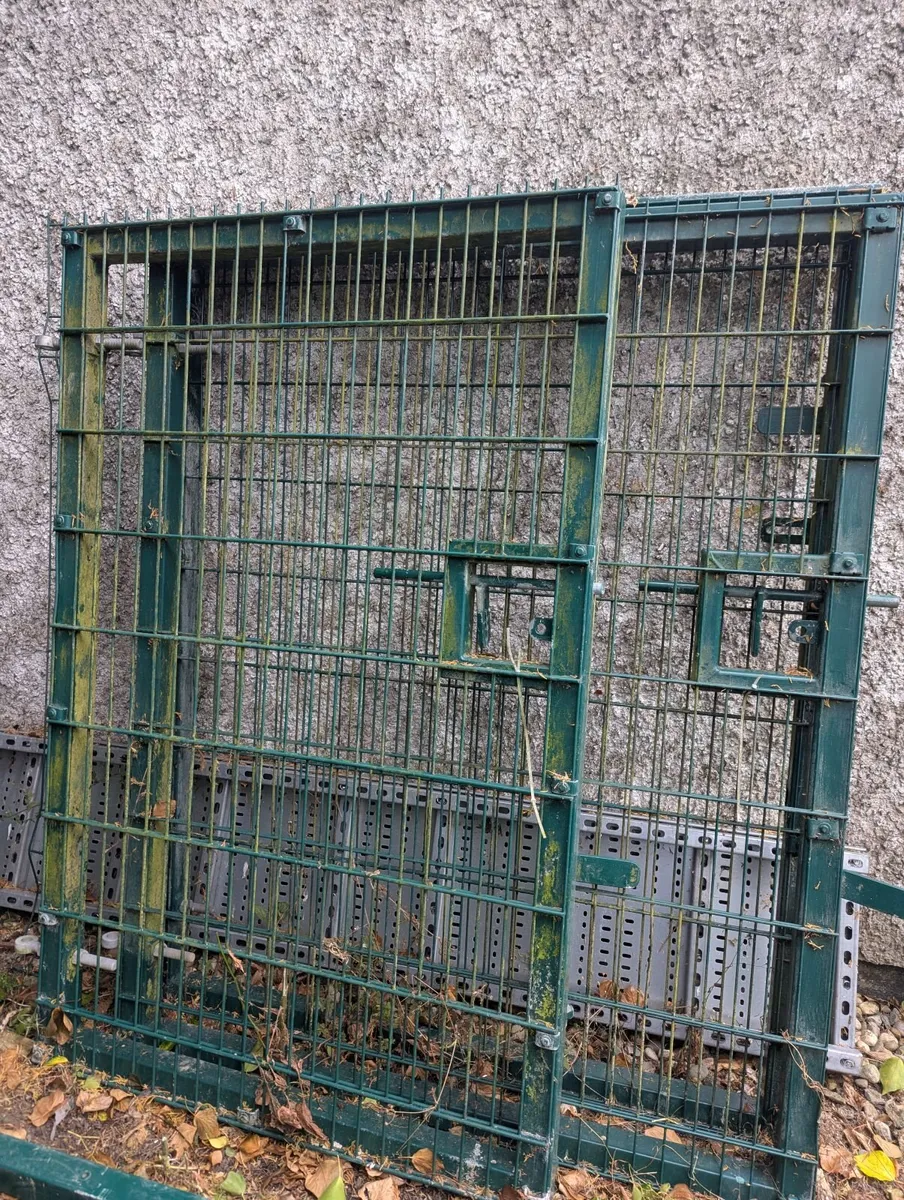 V Mesh Fencing Panels/Twin Wire Security Fencing - Image 2