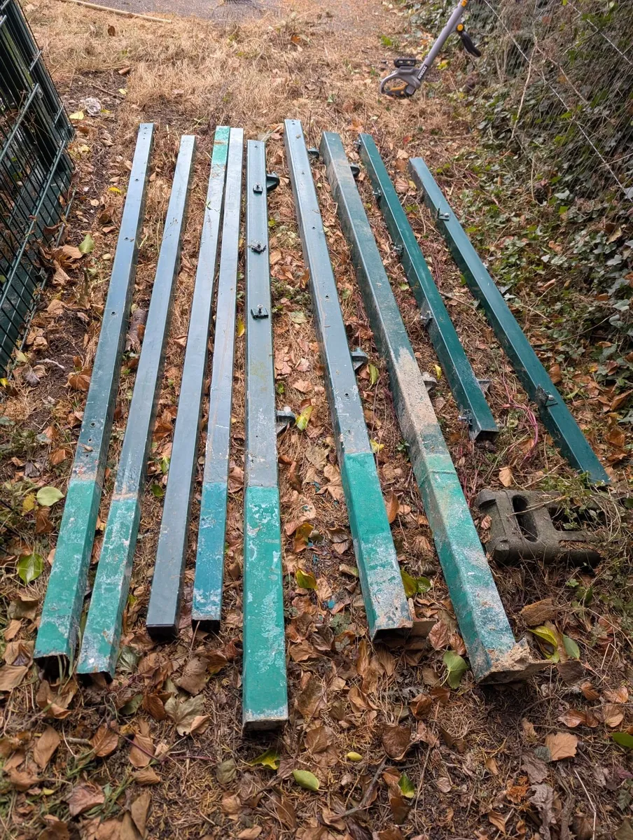 V Mesh Fencing Panels/Twin Wire Security Fencing - Image 3