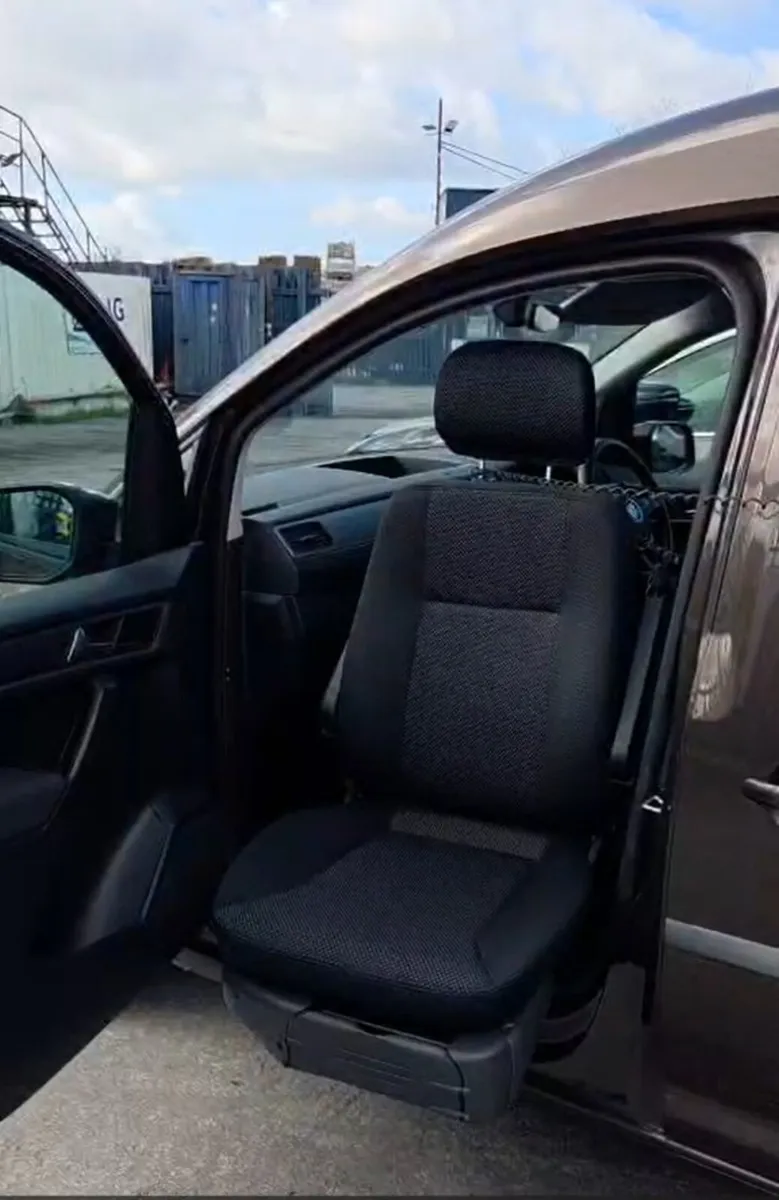 Swivel Seat - Image 1