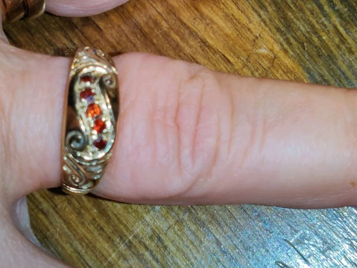 CELTIC KELLS GARNET, 9CT Gold CHUNKY Vintage Ring - Image 4
